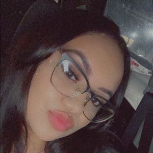 Meet your Posher, Daniela